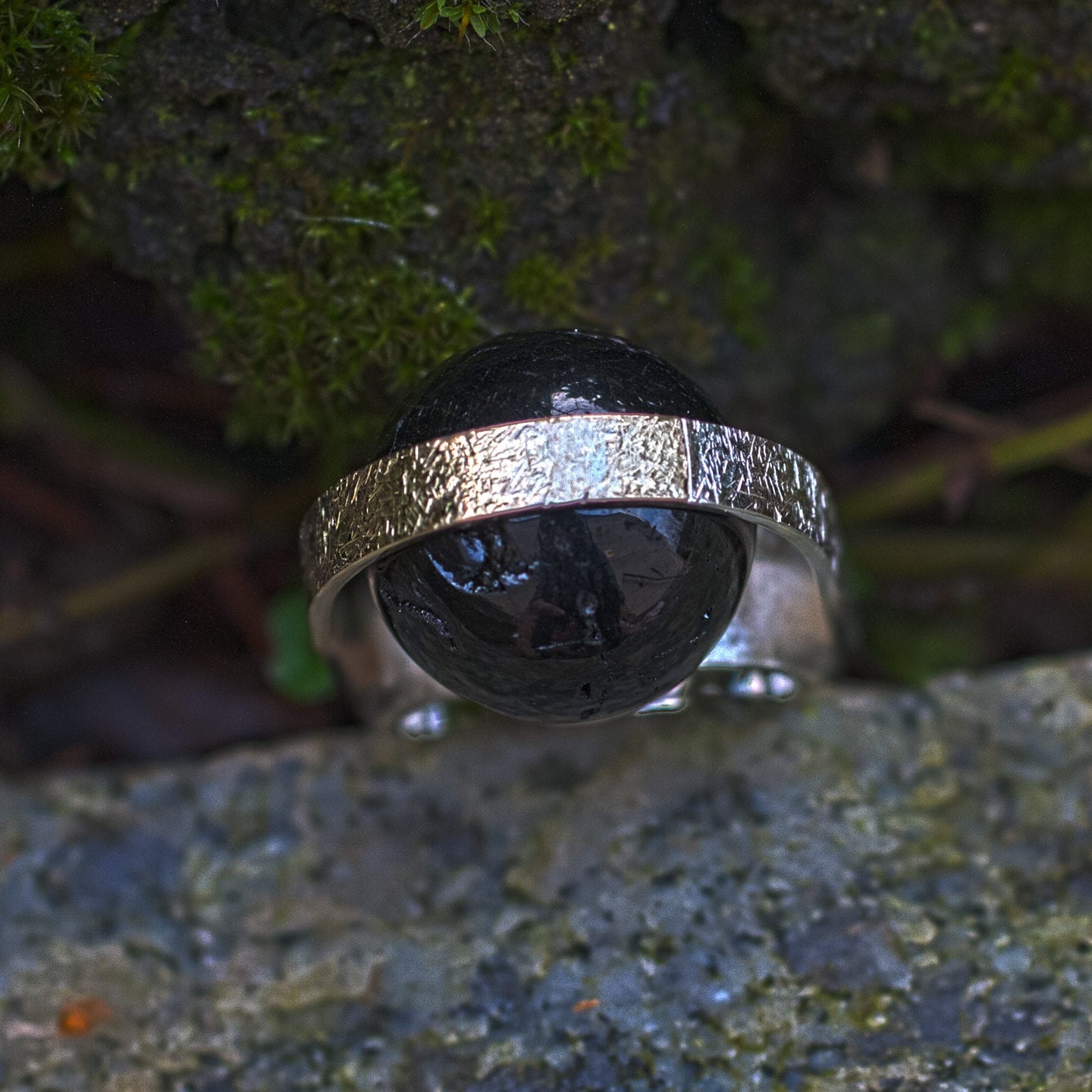 Ring mit Turmalin-Kugel