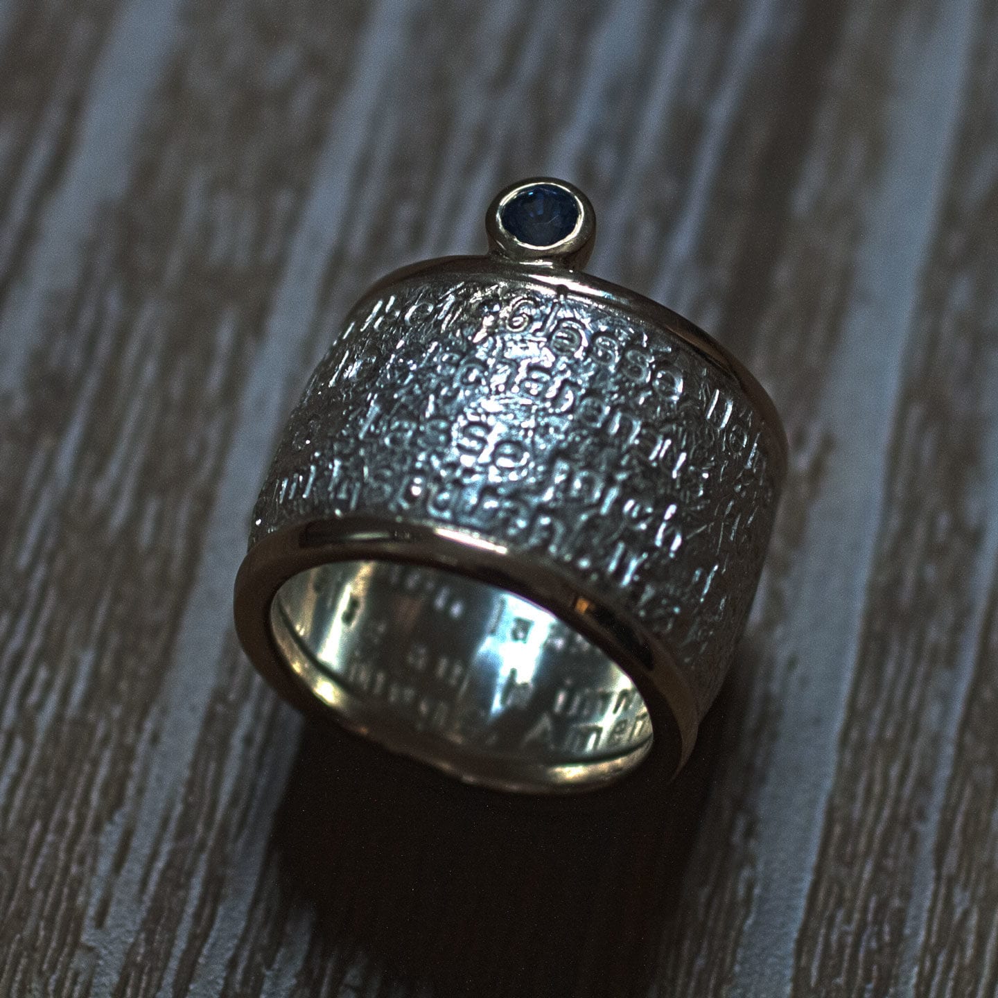 Ring mit Engelgebet und Steinen Silber und Gold