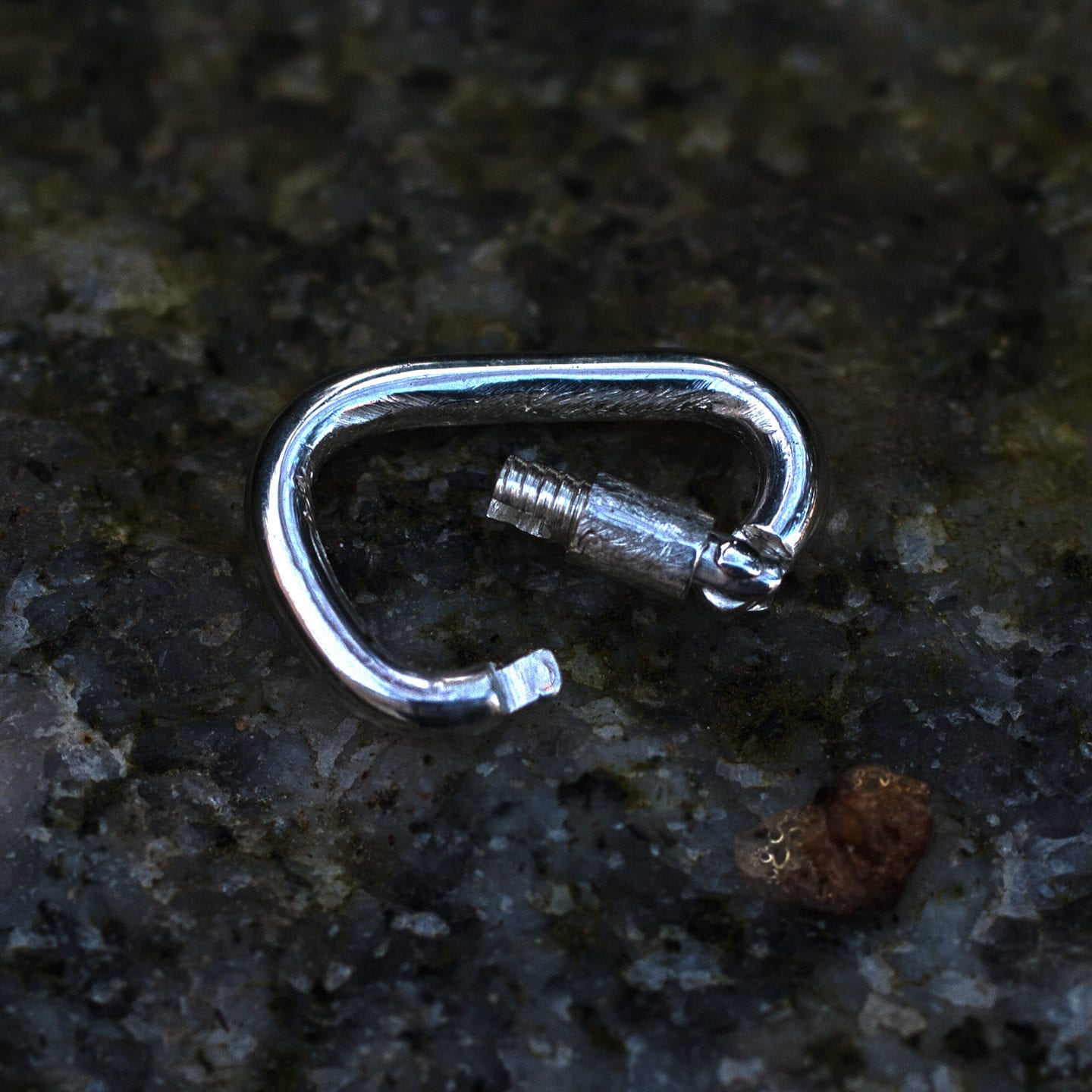 Bergsteiger-Karabiner mit Pi