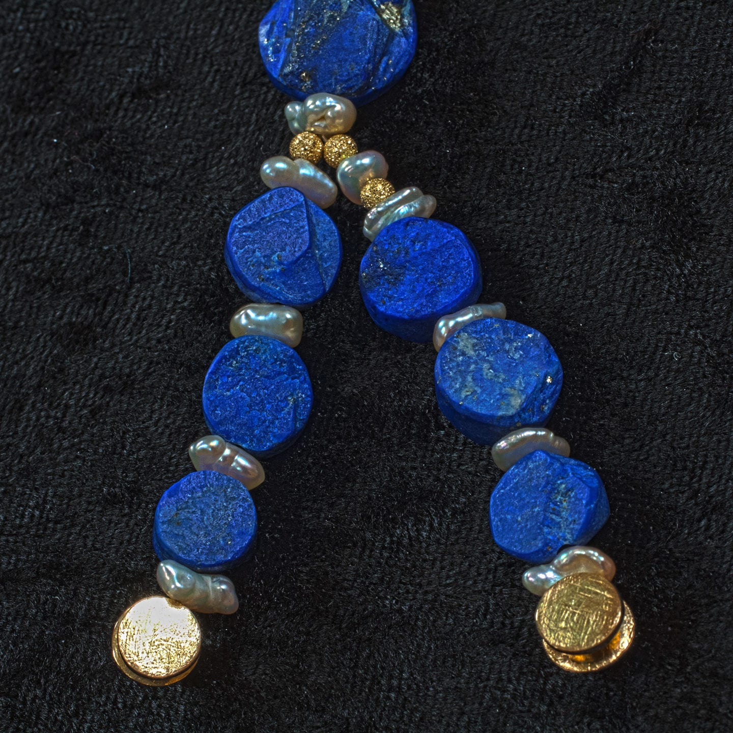 Lapislazuli Collier mit Keshi Perlen und Gold-Zwischenteilen mit Brillantbesatz