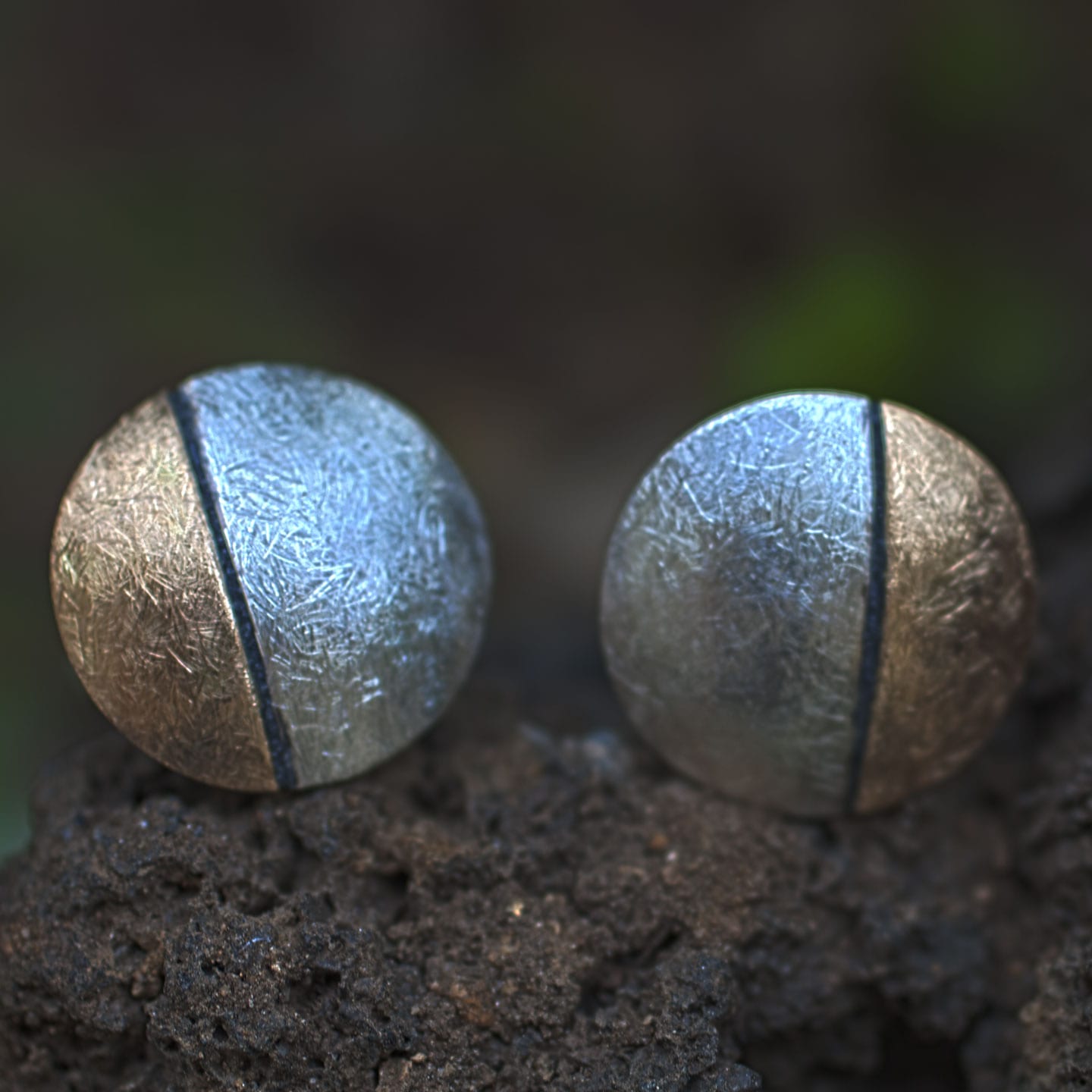 dreifarbige Manschettenknöpfe Gelbgold, Silber und Niello