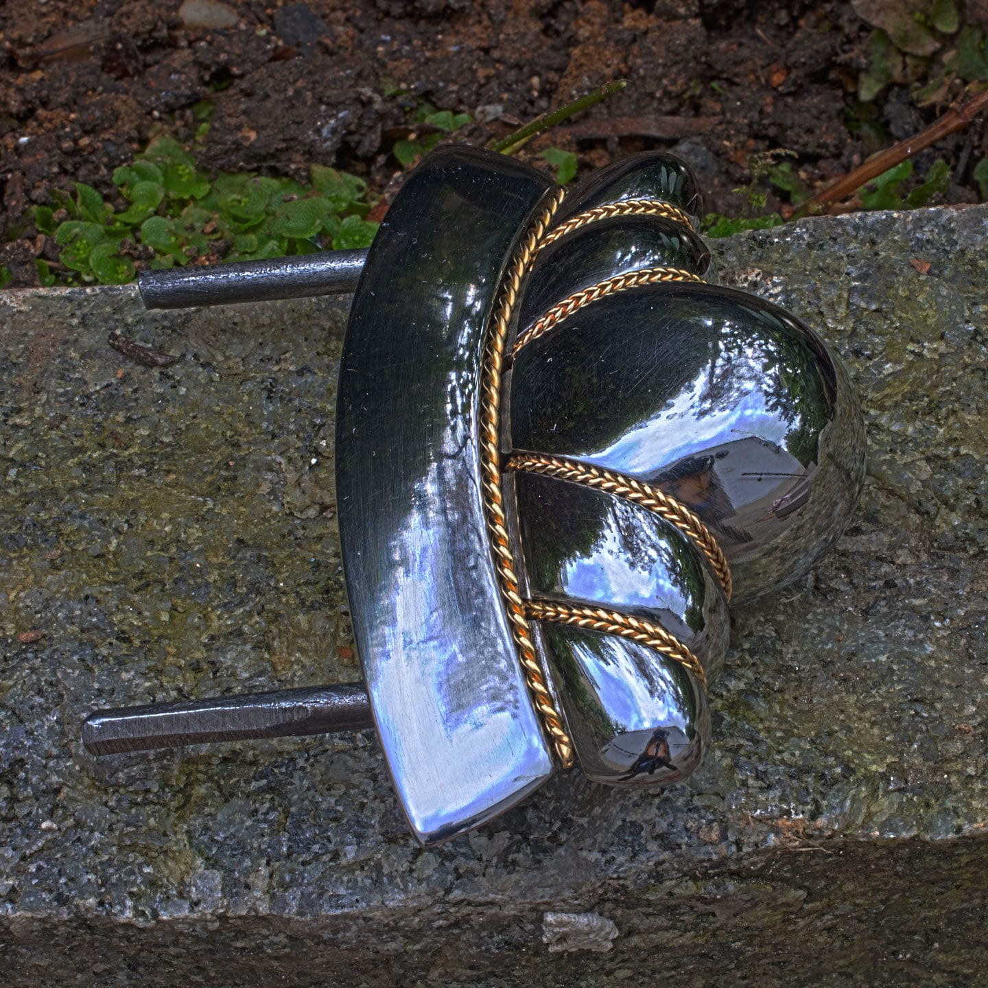 Messingeinlage im Schwertknauf