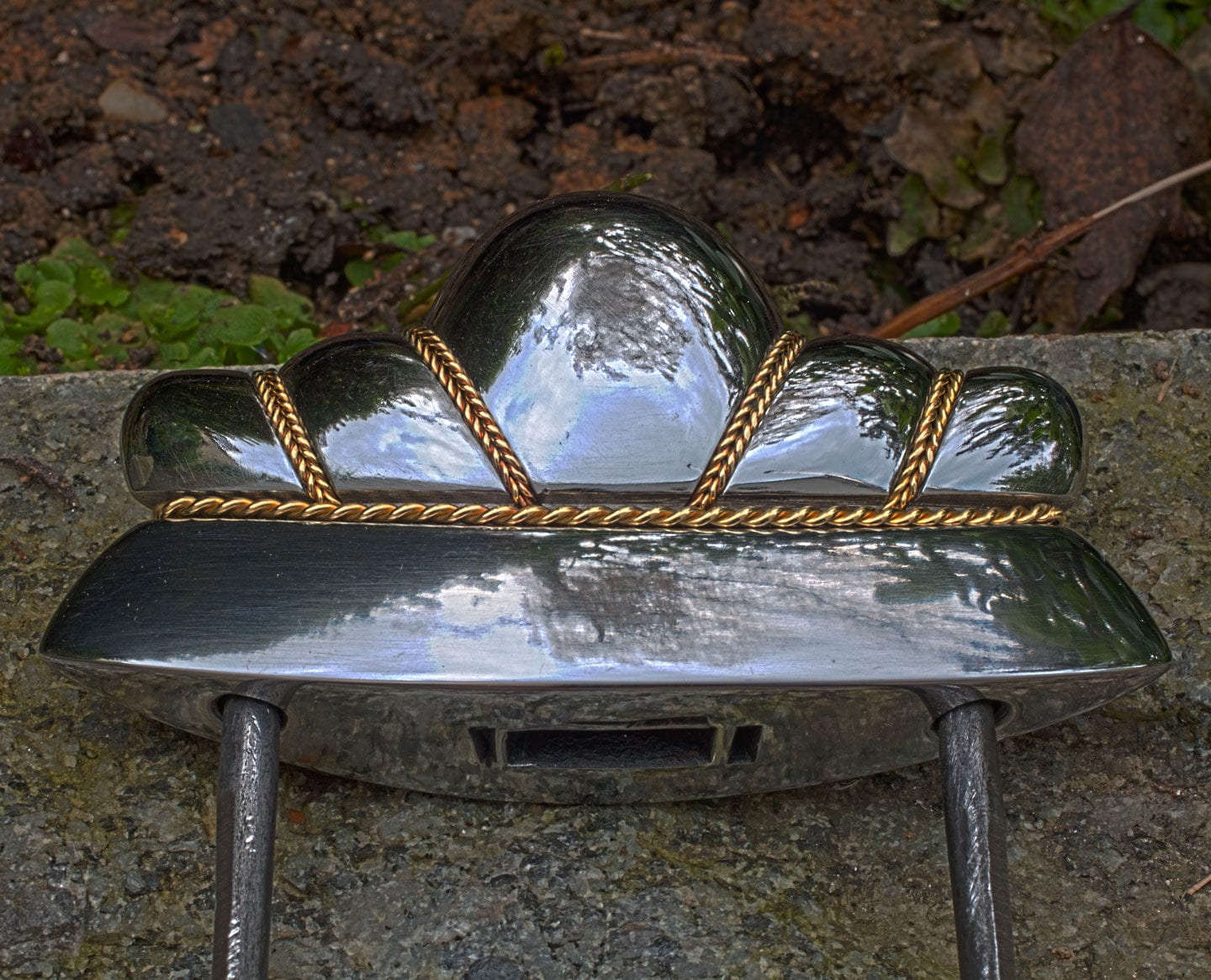 Messingeinlage im Schwertknauf