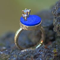 Goldring mit Lapilazuli und Brillanten
