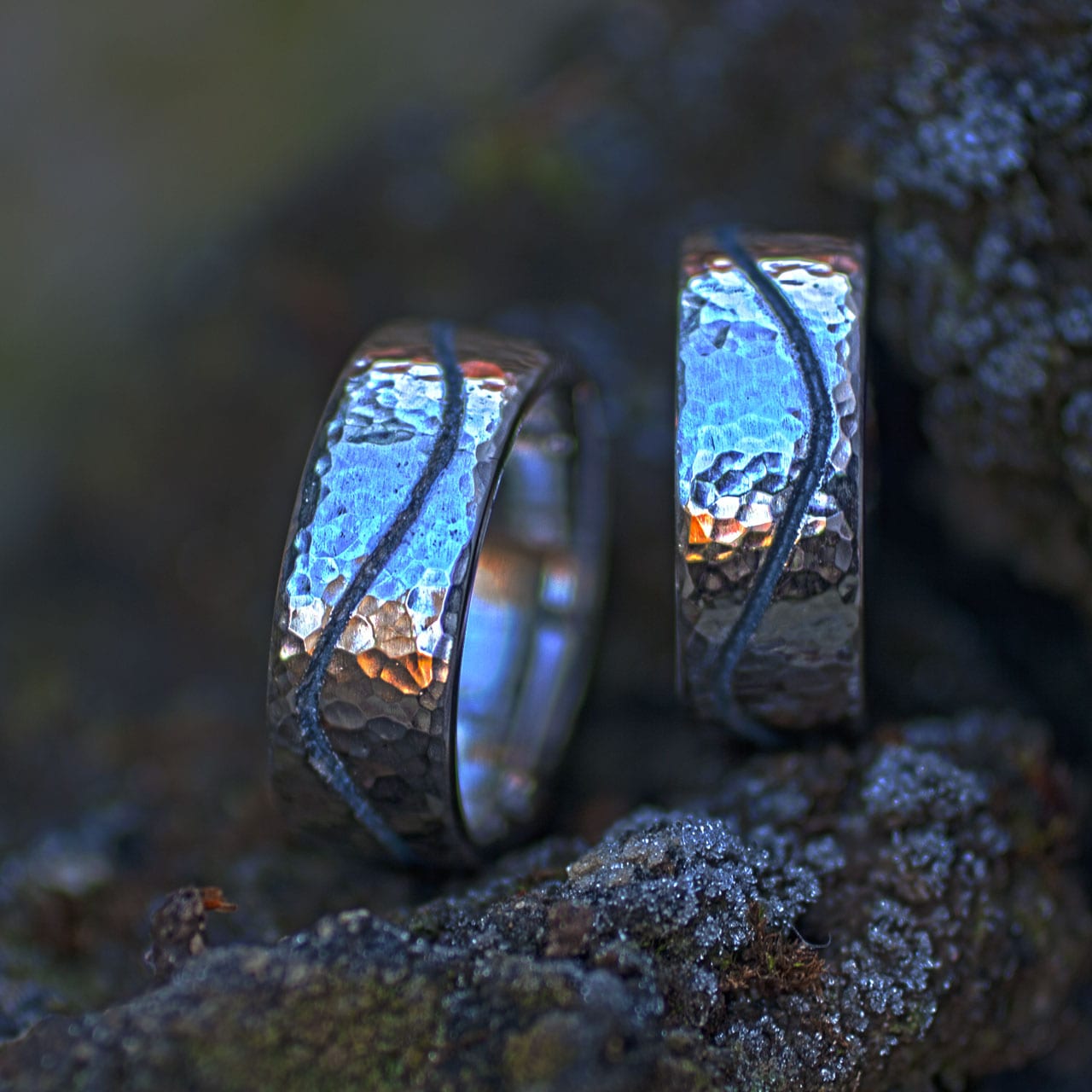 Palladiumringe mit Niello-Welle