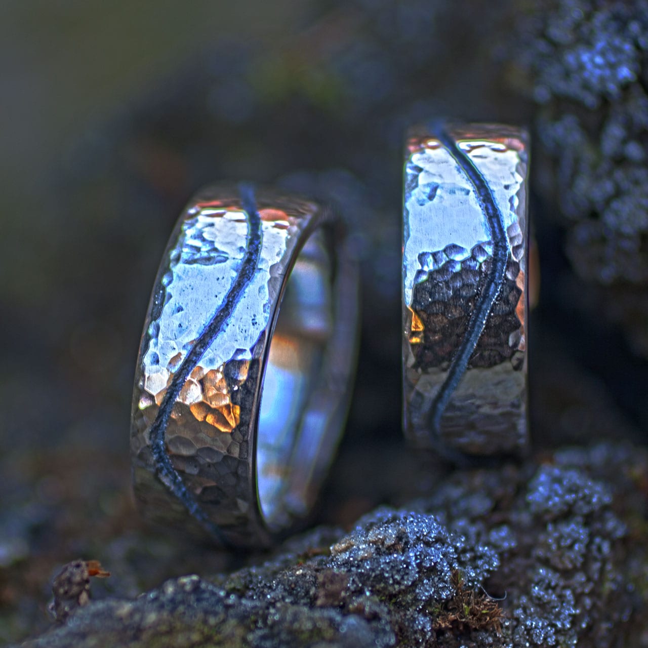 Palladiumringe mit Niello-Welle