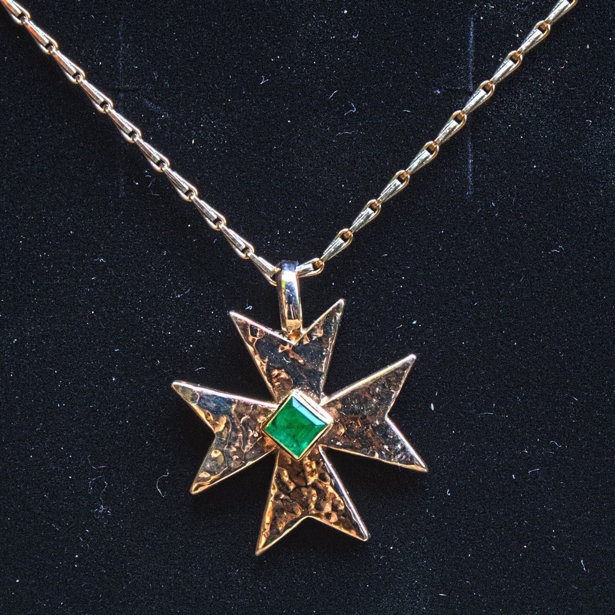 Anhänger goldenes Maltheserkreuz