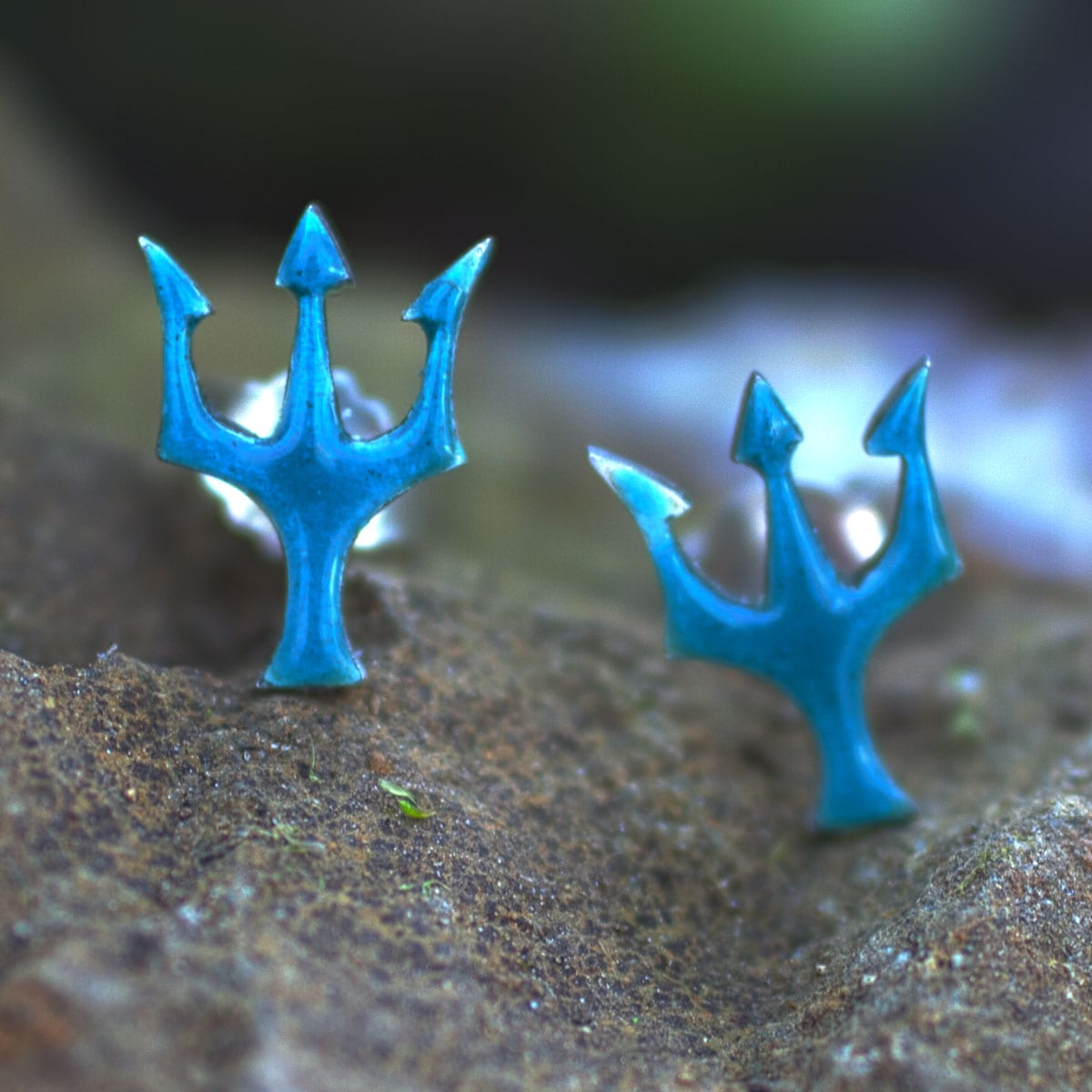 meerblaue Dreizack-Ohrstecker