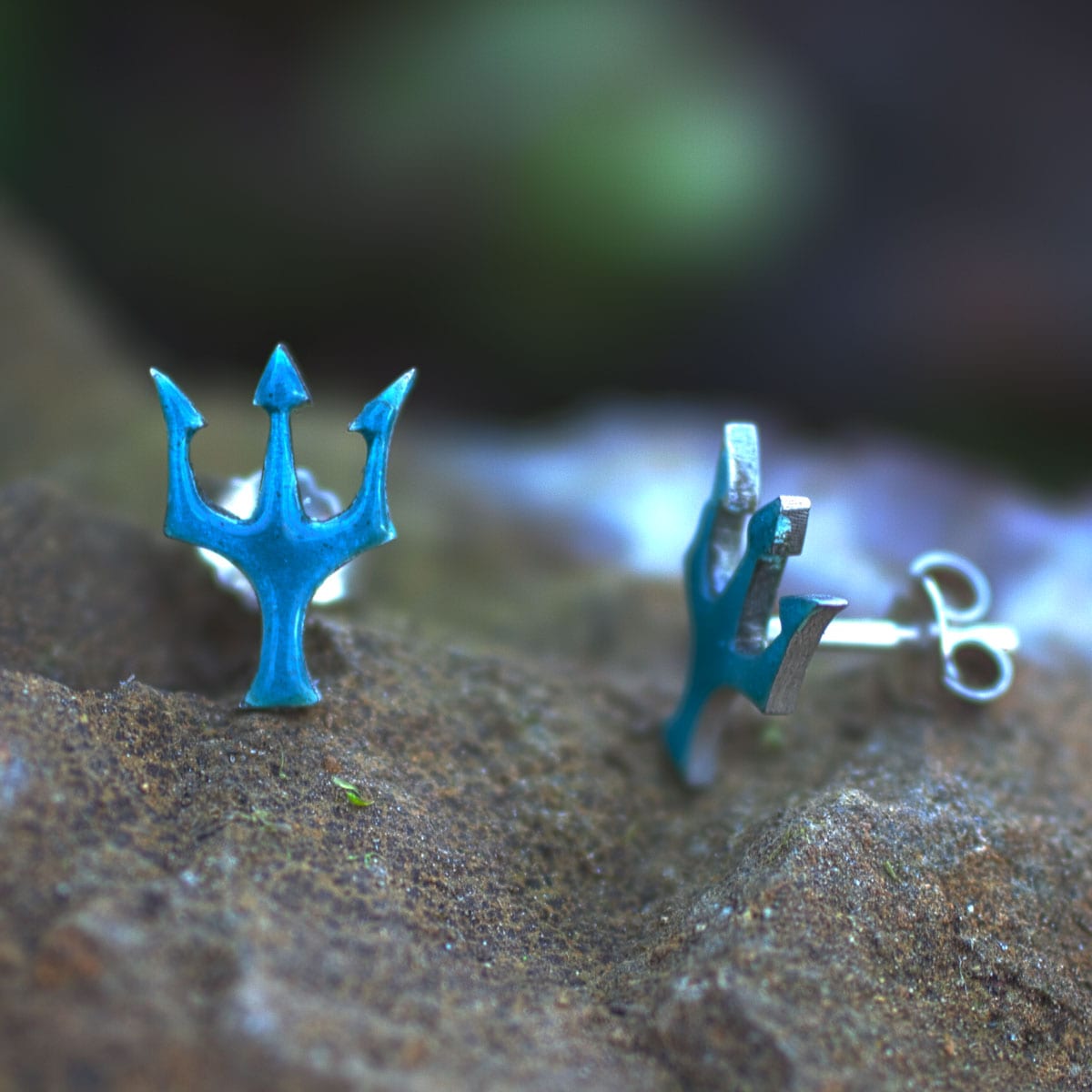 meerblaue Dreizack-Ohrstecker