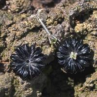 Ohrstecker Peridot auf Onyxblüte