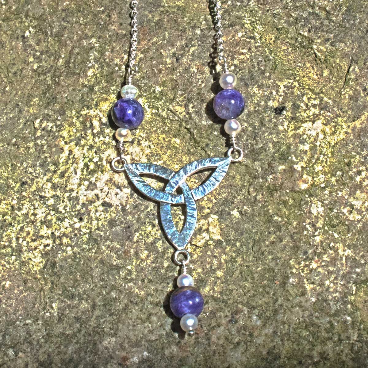 Wotansknoten Silber mit Suggilith und Perlen