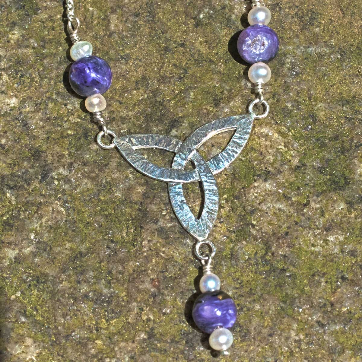 Wotansknoten Silber mit Suggilith und Perlen