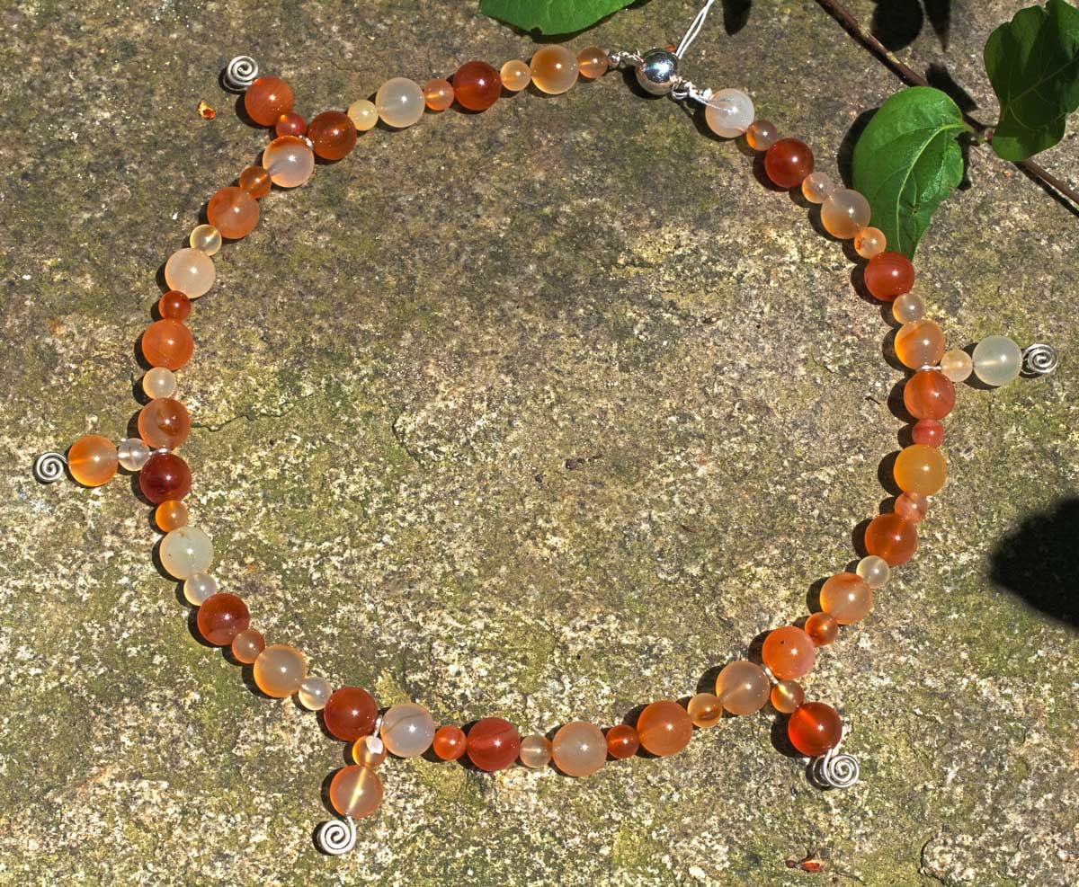 Collier Karneol-Kugeln