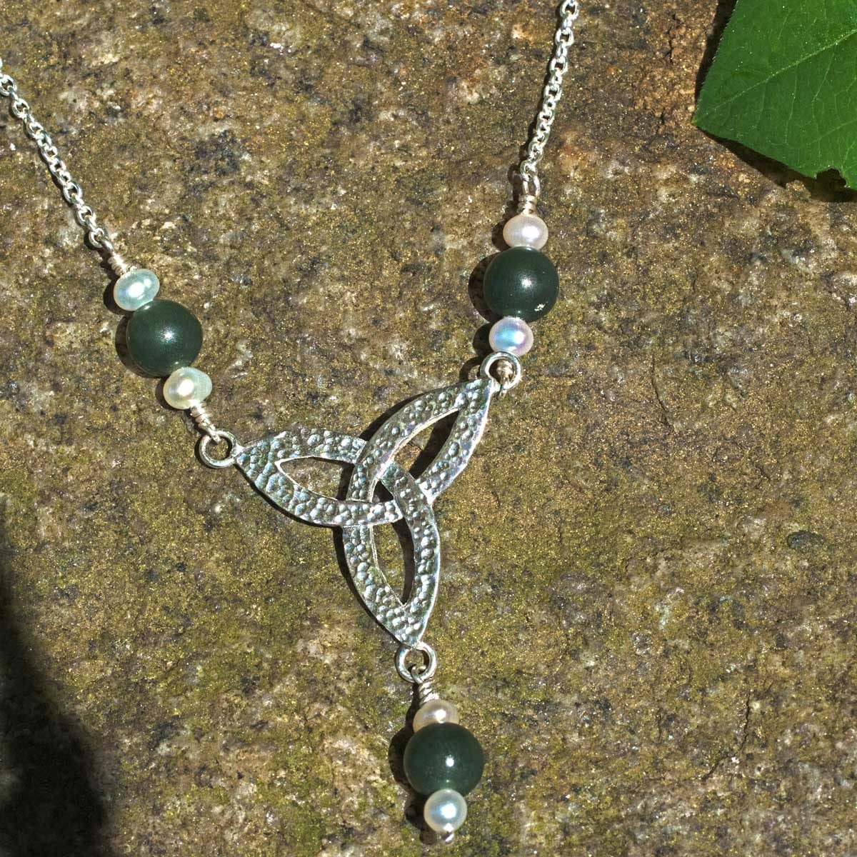 Wotansknoten Jade&Perlen