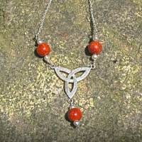 Wotansknoten Schaumkoralle & Perlen