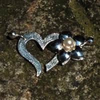 Silberschließe Herz mit Blume mit weißer Perle