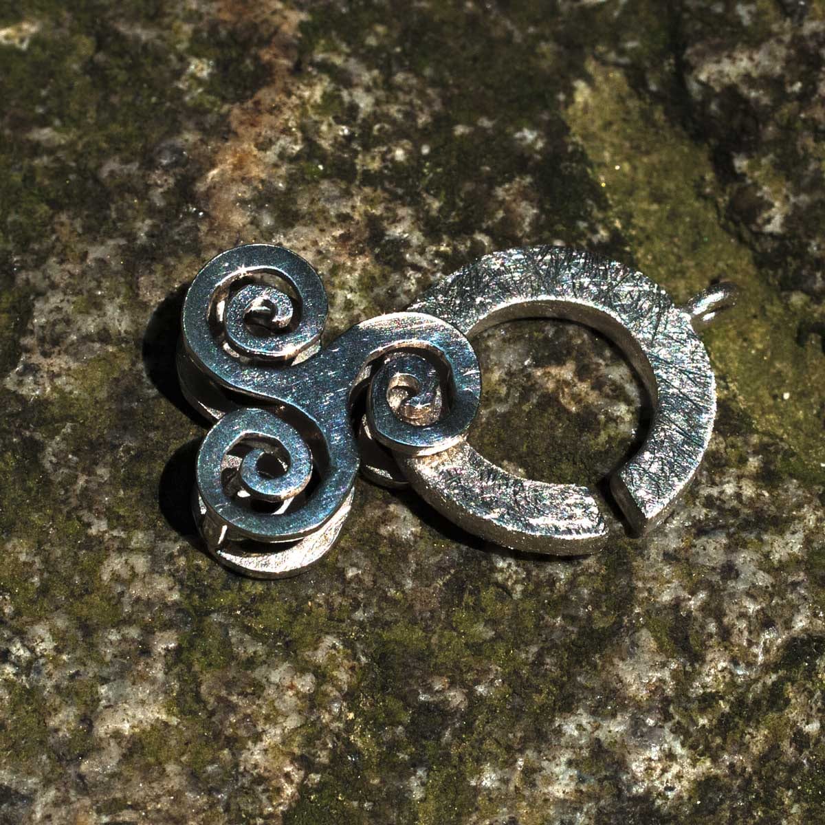 Silberverschluß Triskele