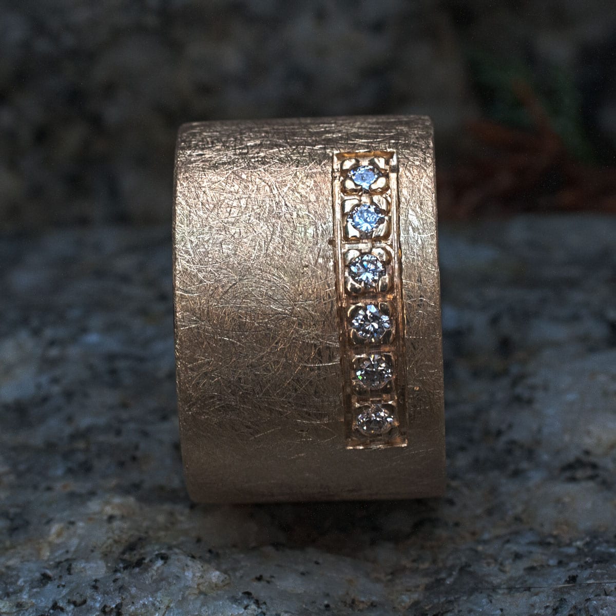 Bandring Gold mit sechs Brillanten