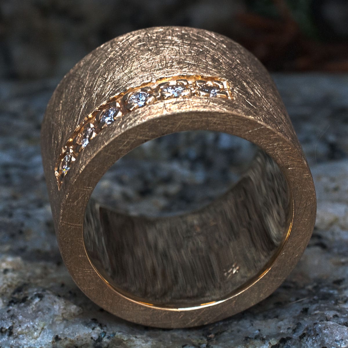 Bandring Gold mit sechs Brillanten