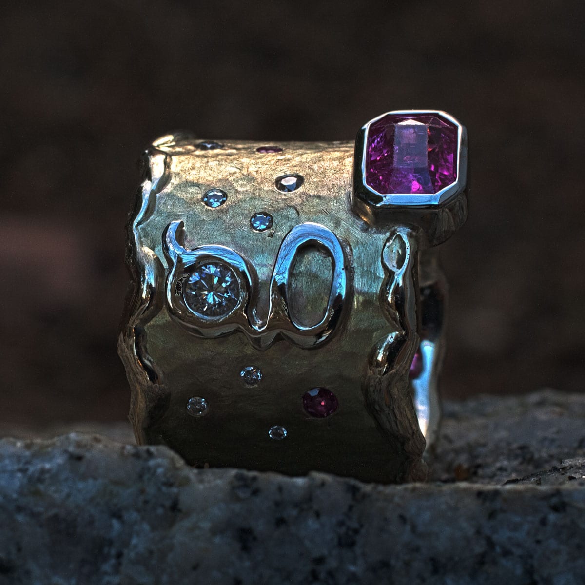 Gelbgoldring mit Weißgold Fassung und Weißgold g