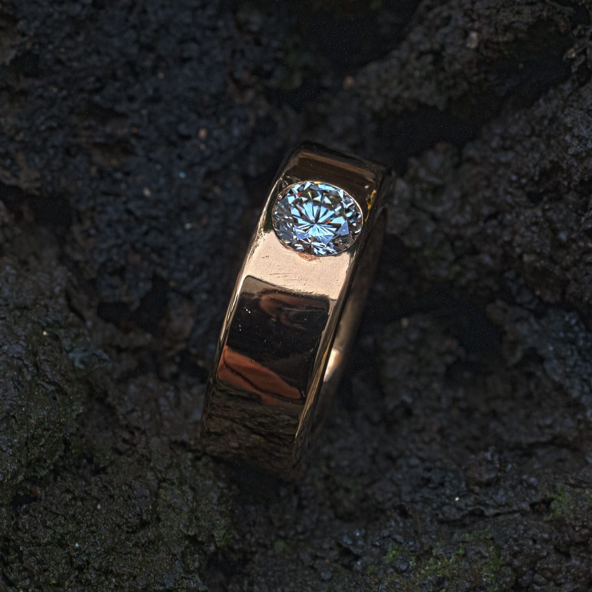 Gelbgoldring mit Brillant