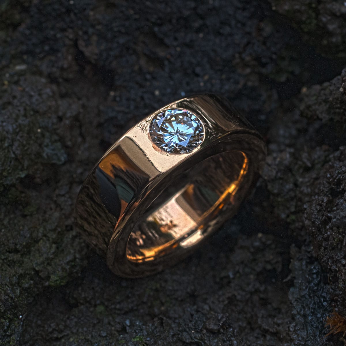 Gelbgoldring mit Brillant