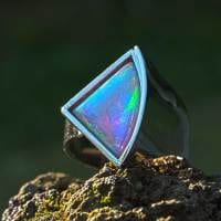 Weißgoldring mit Opal