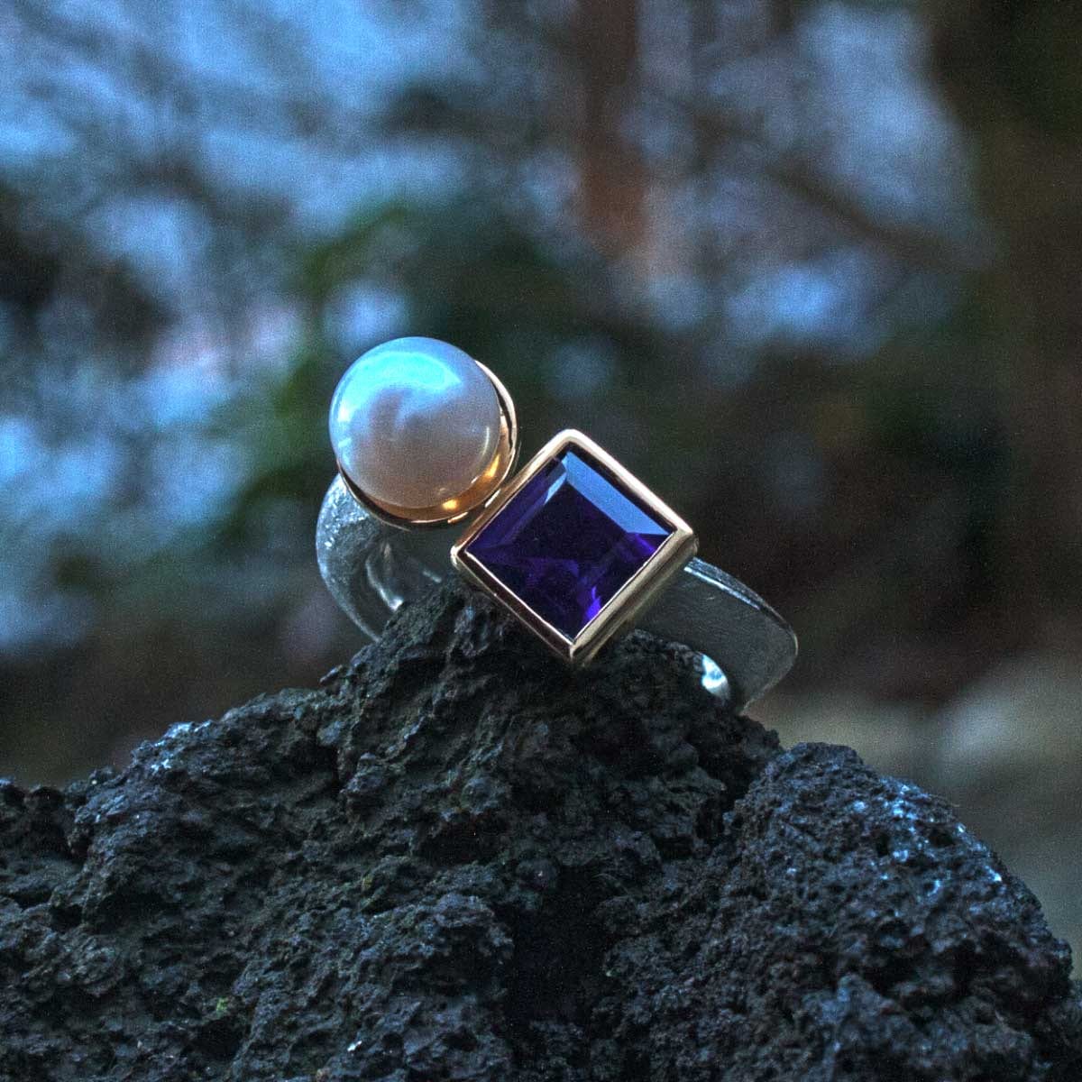 Ring zweifarbig mit Amethyst und Perle
