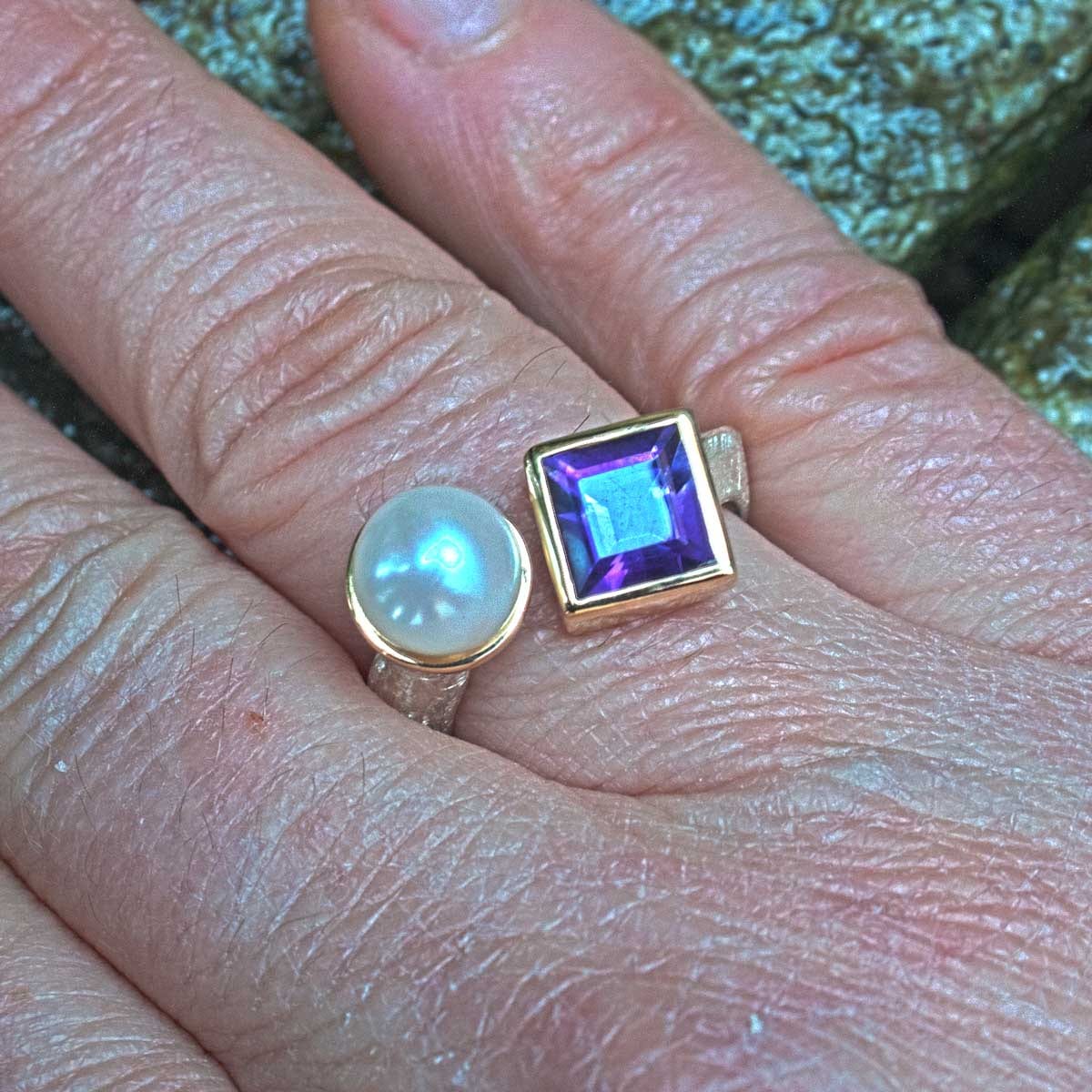 Ring zweifarbig mit Amethyst und Perle