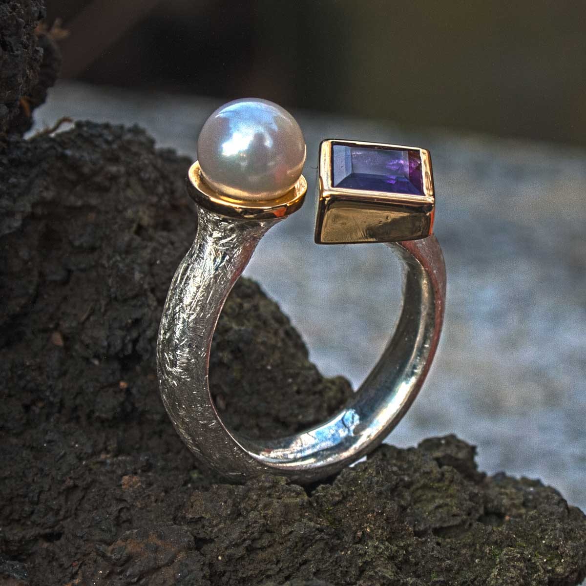 Ring zweifarbig mit Amethyst und Perle