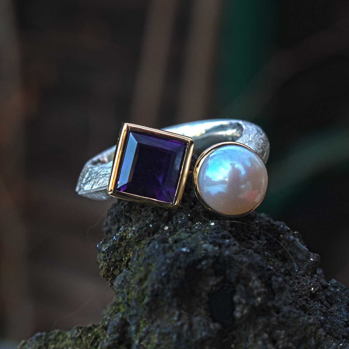 Ring zweifarbig mit Amethyst und Perle