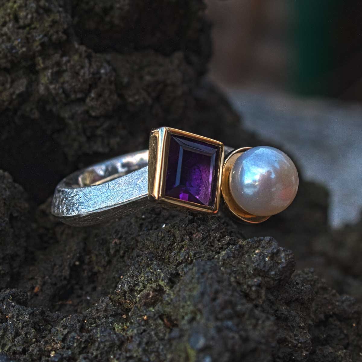 Ring zweifarbig mit Amethyst und Perle