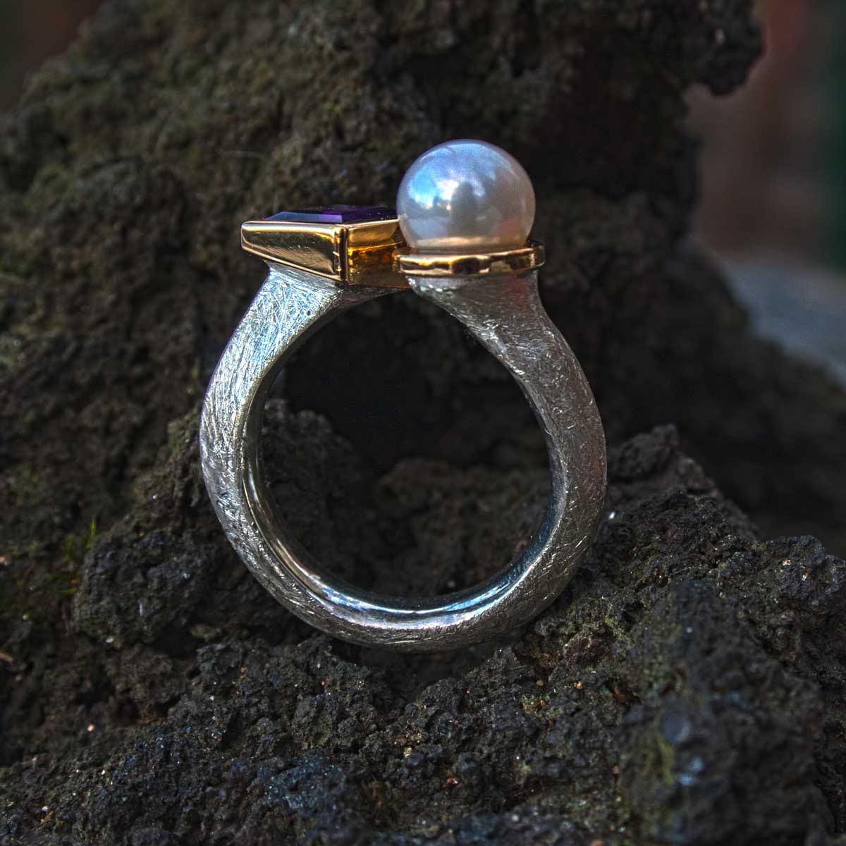 Ring zweifarbig mit Amethyst und Perle