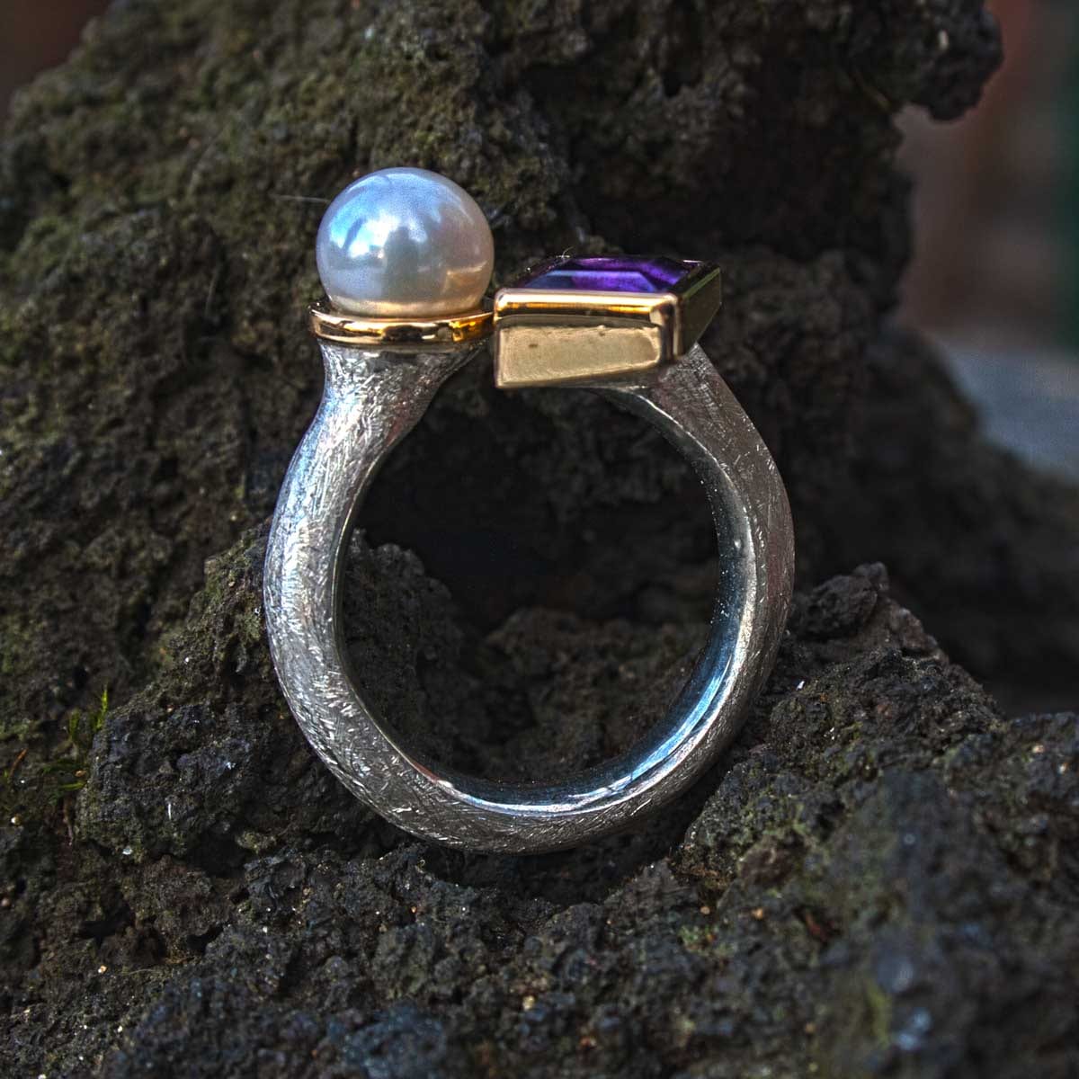 Ring zweifarbig mit Amethyst und Perle