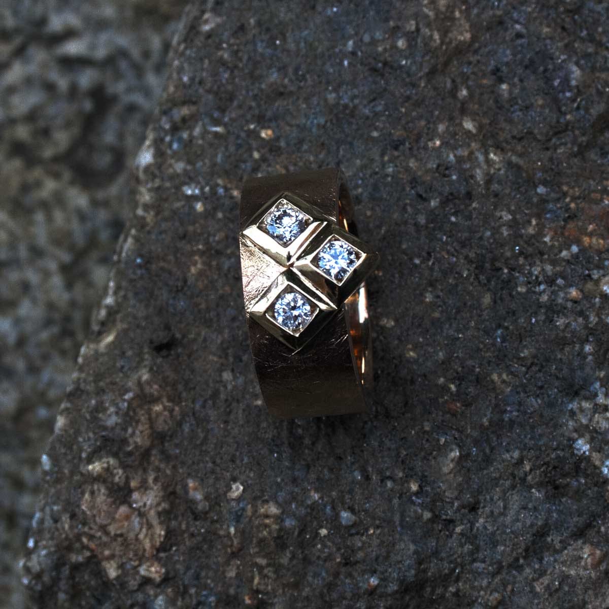 Umarbeitung eines alten Schmuckstücks vom Kunden