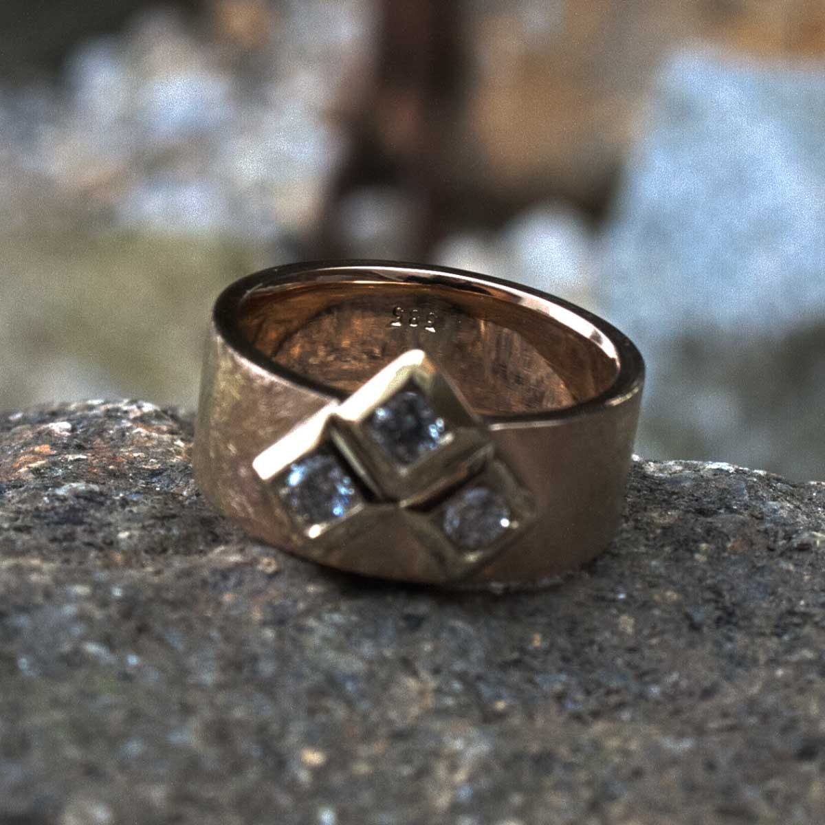 Umarbeitung eines alten Schmuckstücks vom Kunden