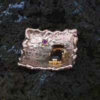 Rauchquarzund Rubin im Goldquadrat