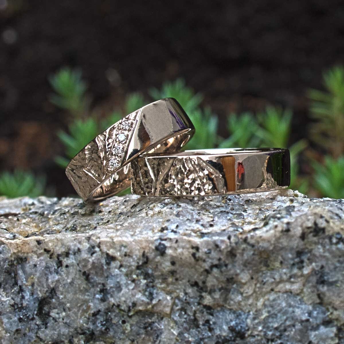 Eheringe Weißgold mit Struktur und Brillanten