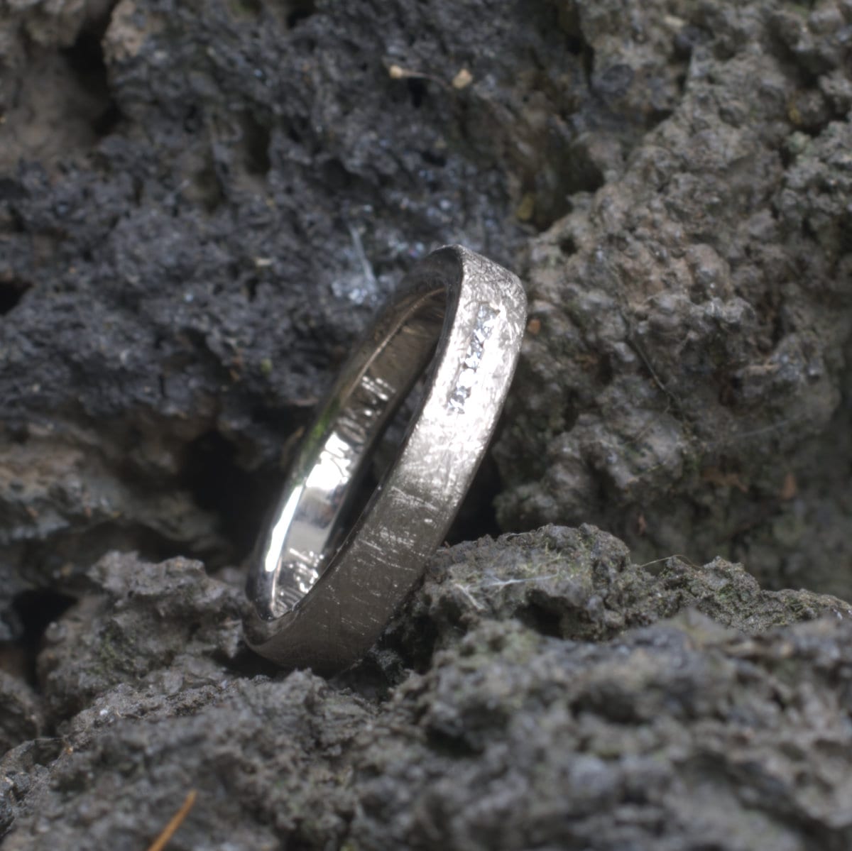 Ehering Weißgold mit 5 Brillanten