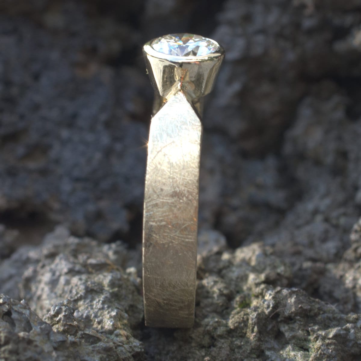 Solitär mit Brillant