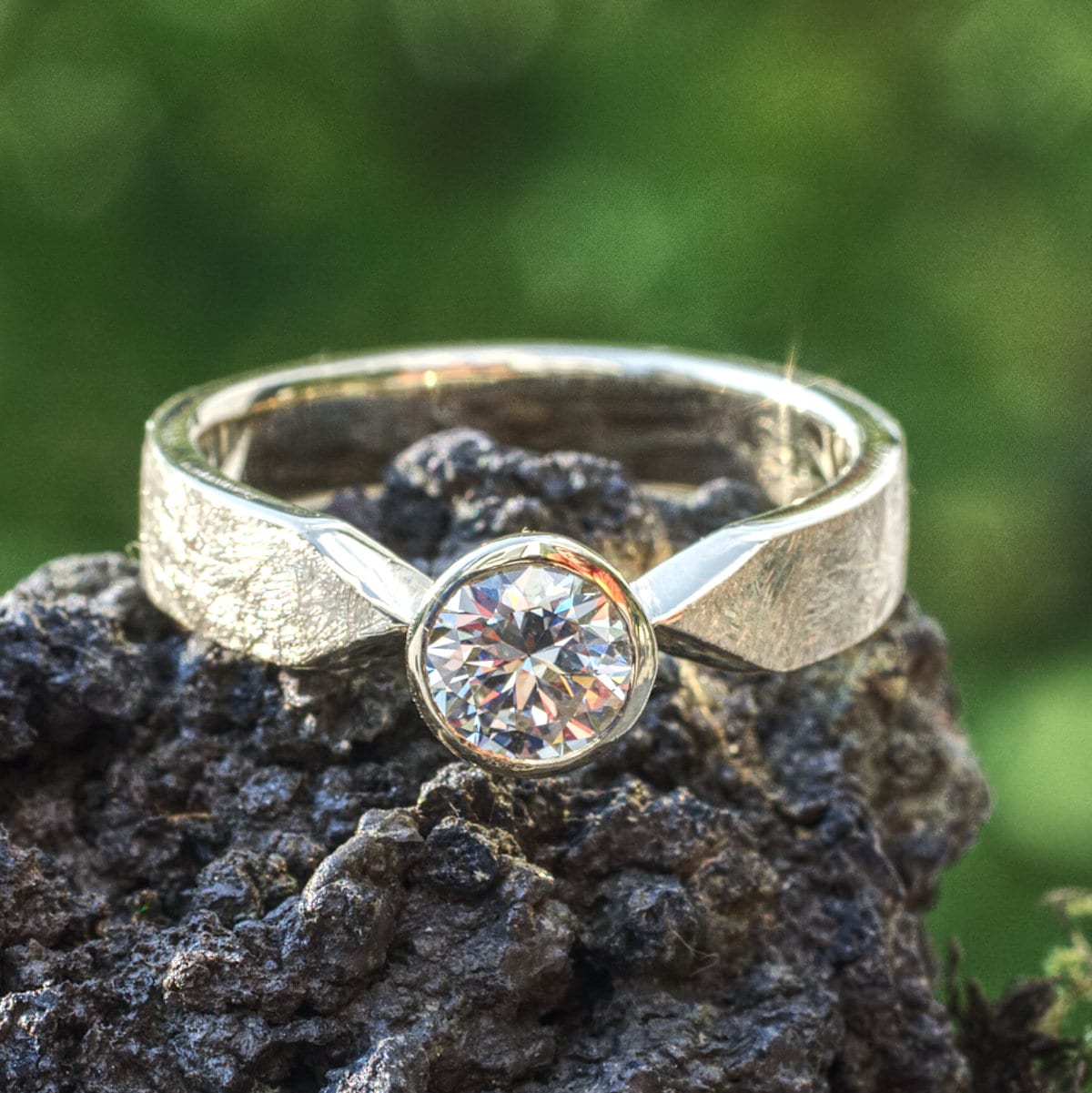 Solitär mit Brillant