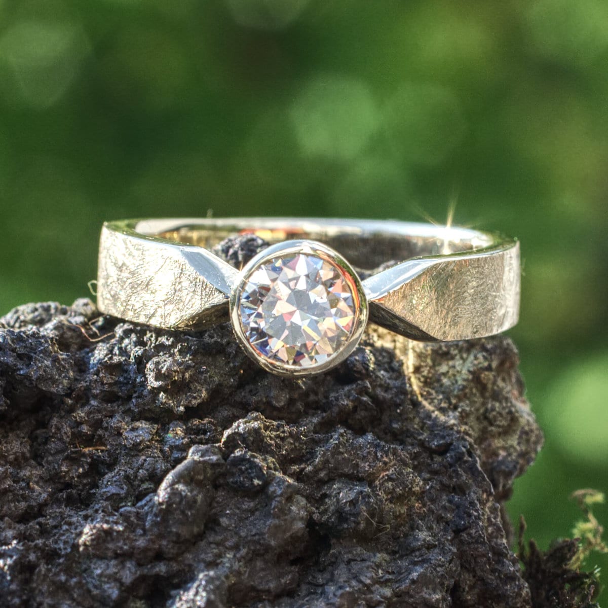 Solitär mit Brillant