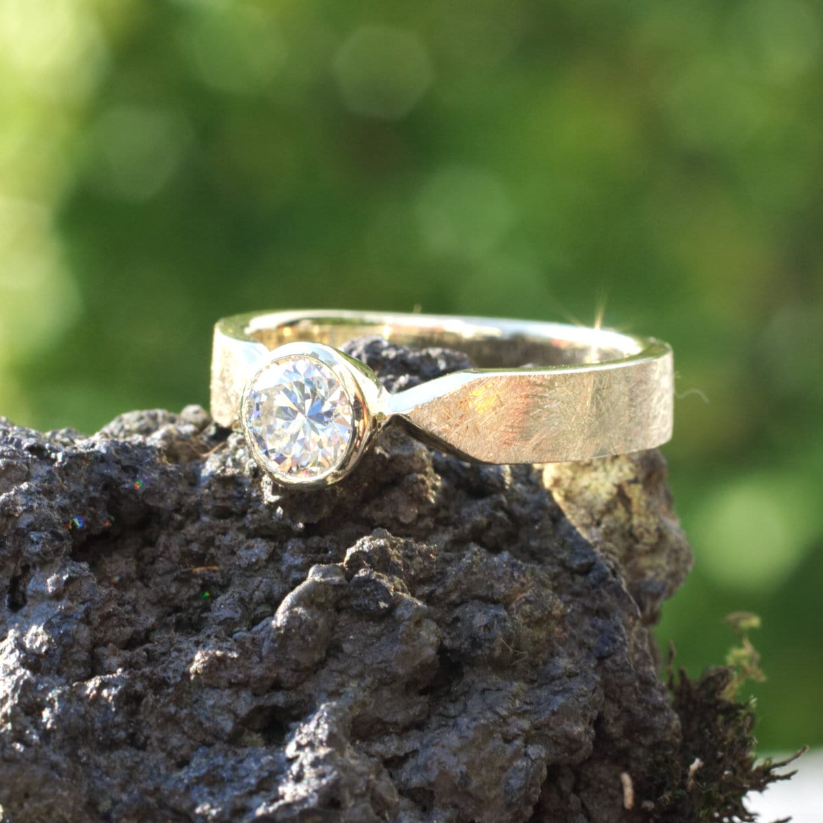 Solitär mit Brillant