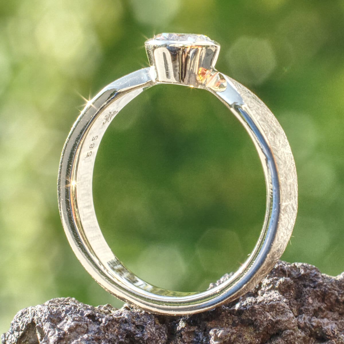 Solitär mit Brillant