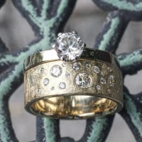 Gelbgoldfirmament mit Weißgoldsolitär-Vorsteckring