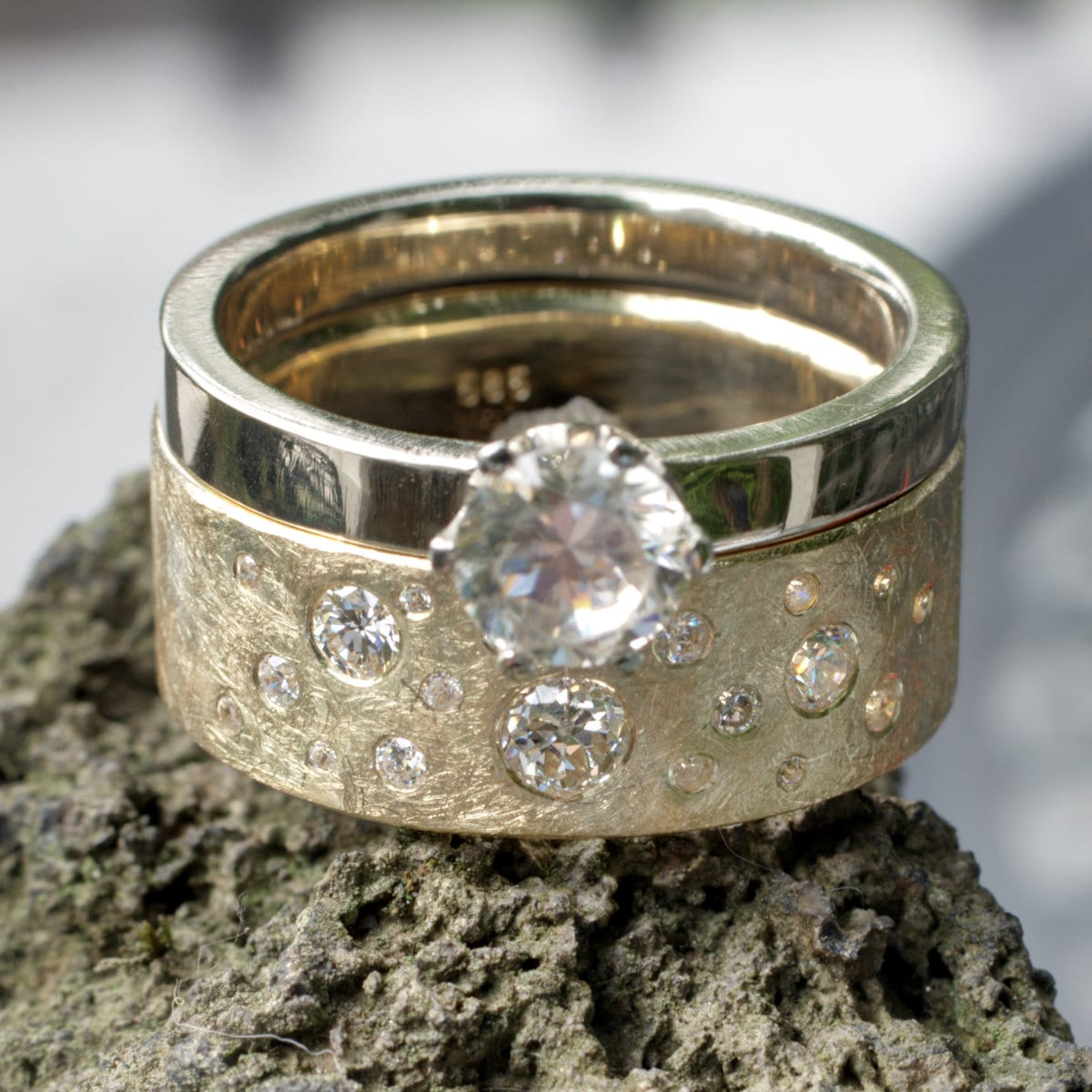 Gelbgoldfirmament mit Weißgoldsolitär-Vorsteckring – Bild 4