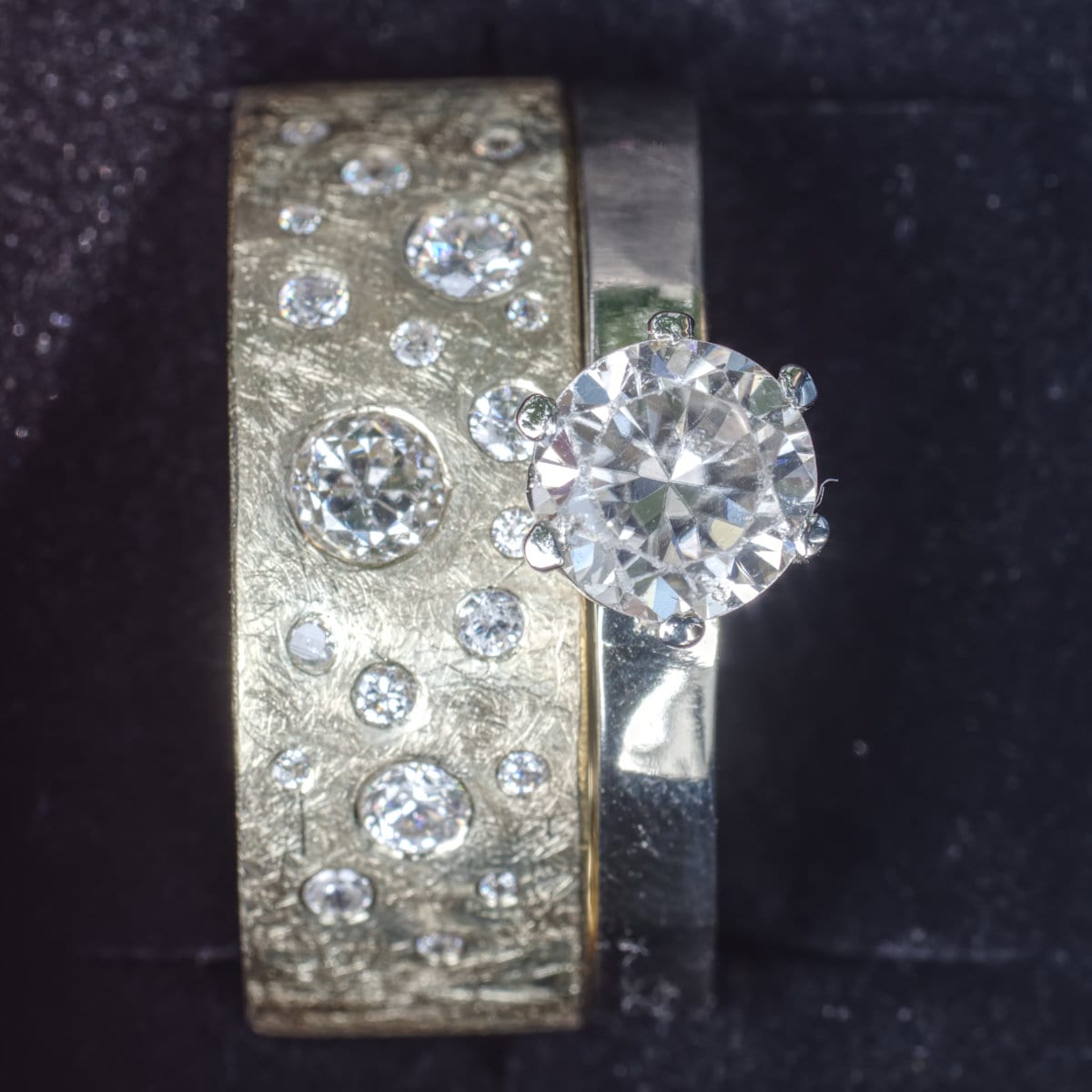 Gelbgoldfirmament mit Weißgoldsolitär-Vorsteckring – Bild 2