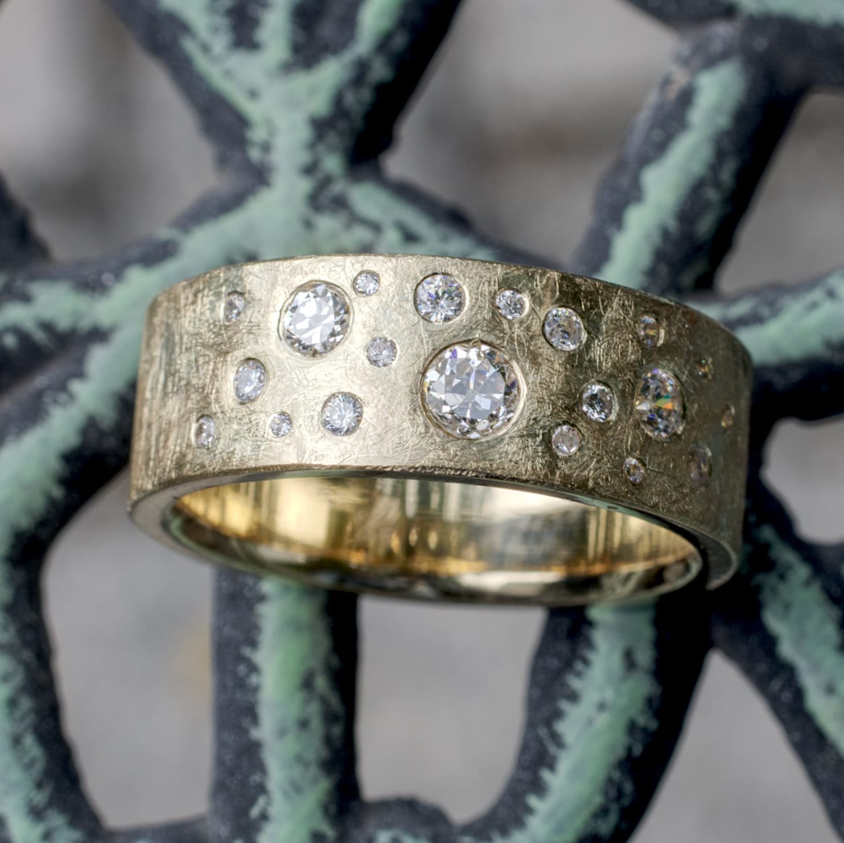 Gelbgoldfirmament mit Weißgoldsolitär-Vorsteckring – Bild 9