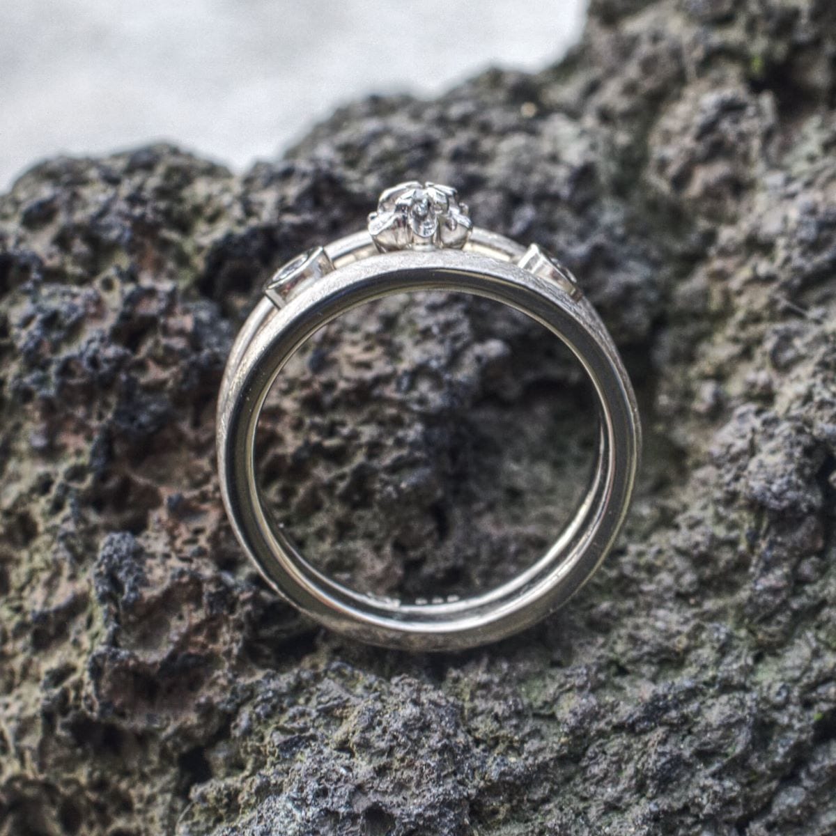 Ring Weißgoldblume mit Brillanten – Bild 5