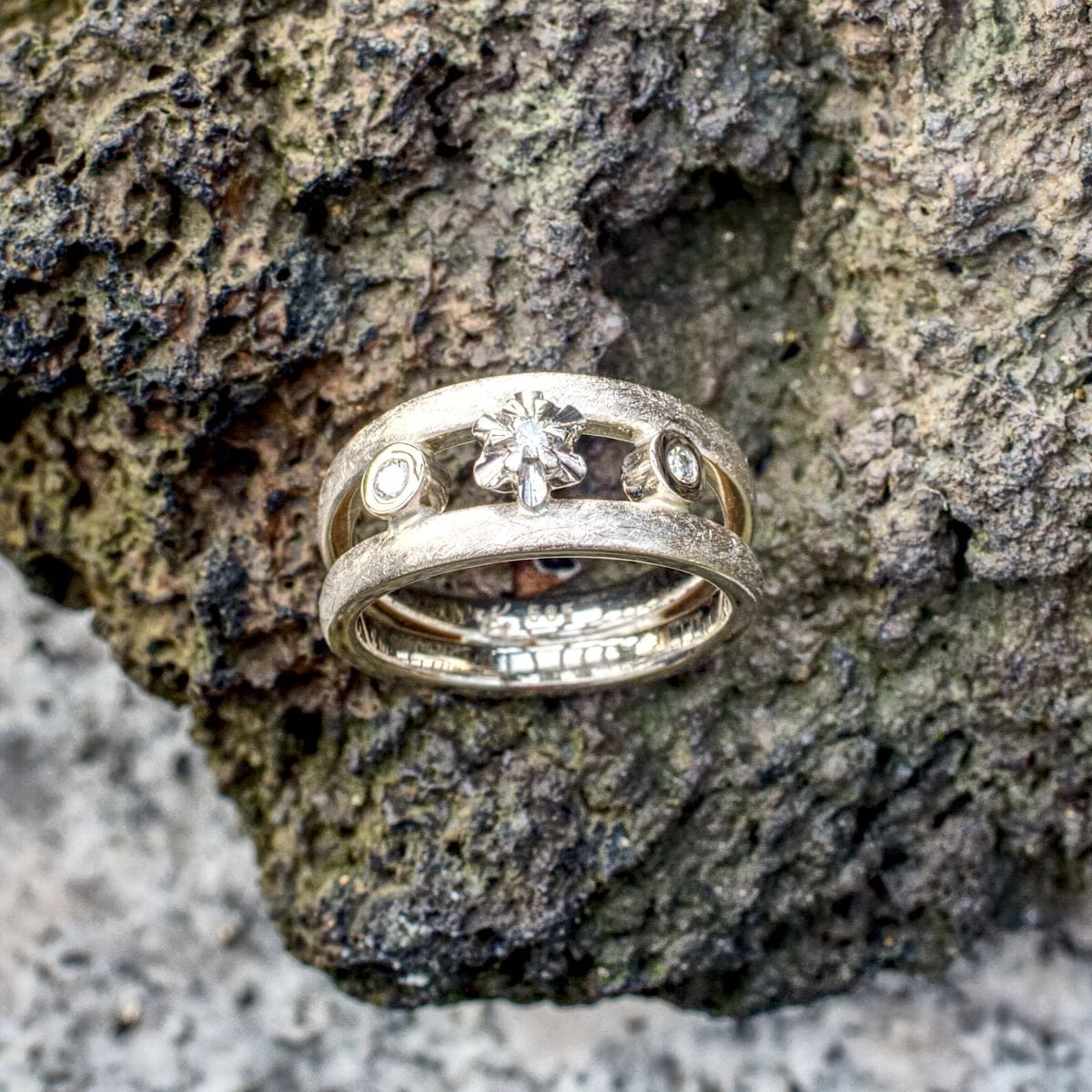 Ring Weißgoldblume mit Brillanten – Bild 4